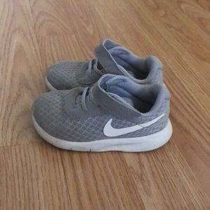Toddler size 7 Nike’s
